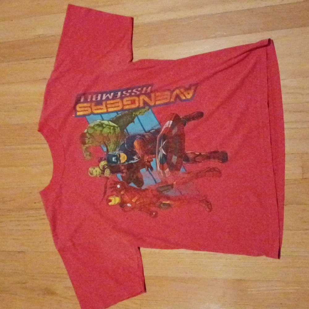 Marvel Avengers Boy Red top Large Shirt
